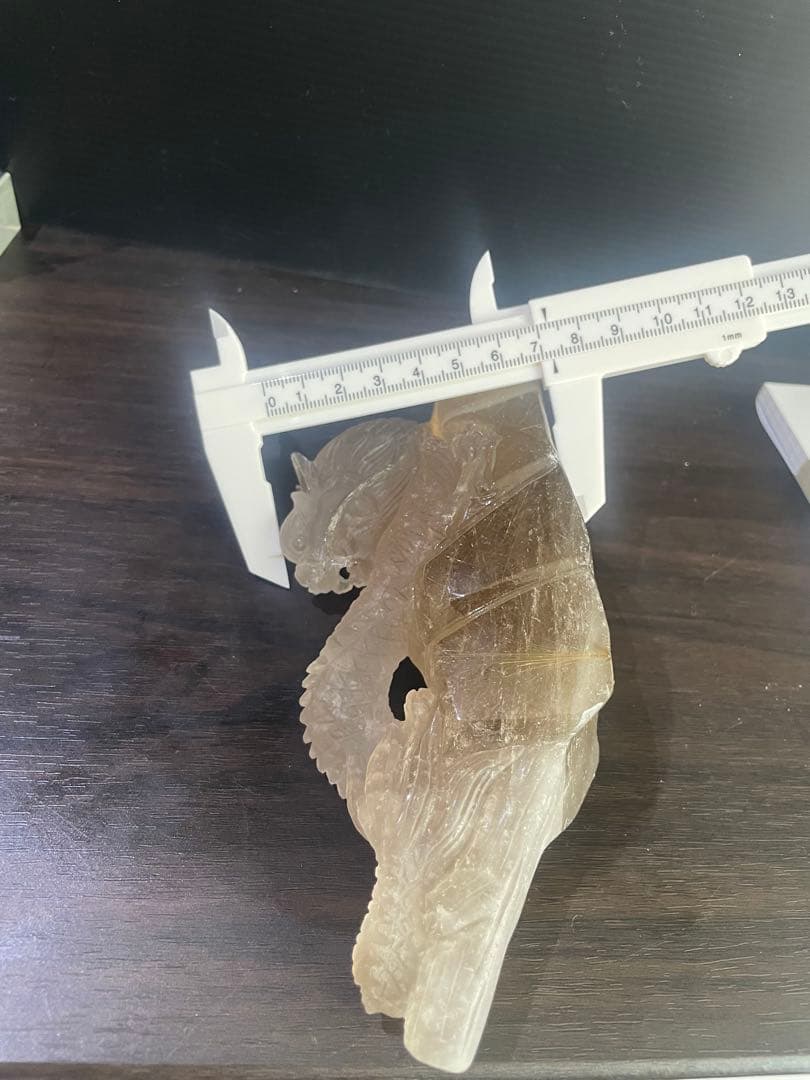 ルチル神龍の彫り物　天然石　鑑別書付き