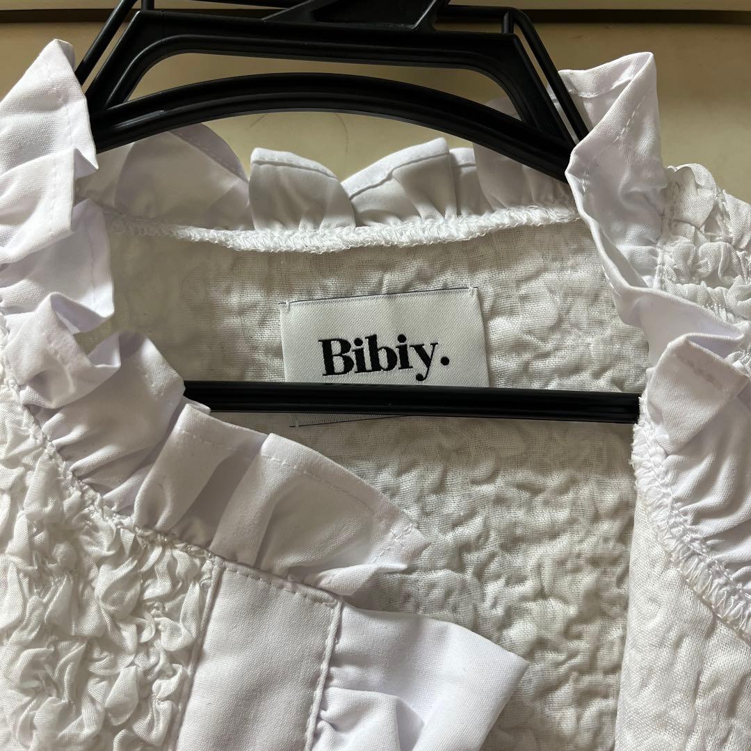 Bibiy. ホワイト長袖ブラウス
