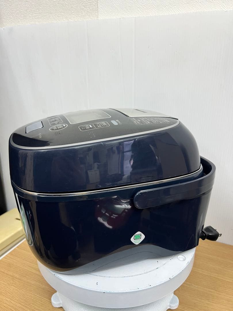 [東芝]真空圧力IH炊飯器 RC-10VSN 5.5合 かまど銅釜 2019年製