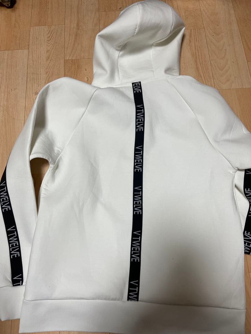 V TWELVE フード付きジャケット ホワイト セットアップ