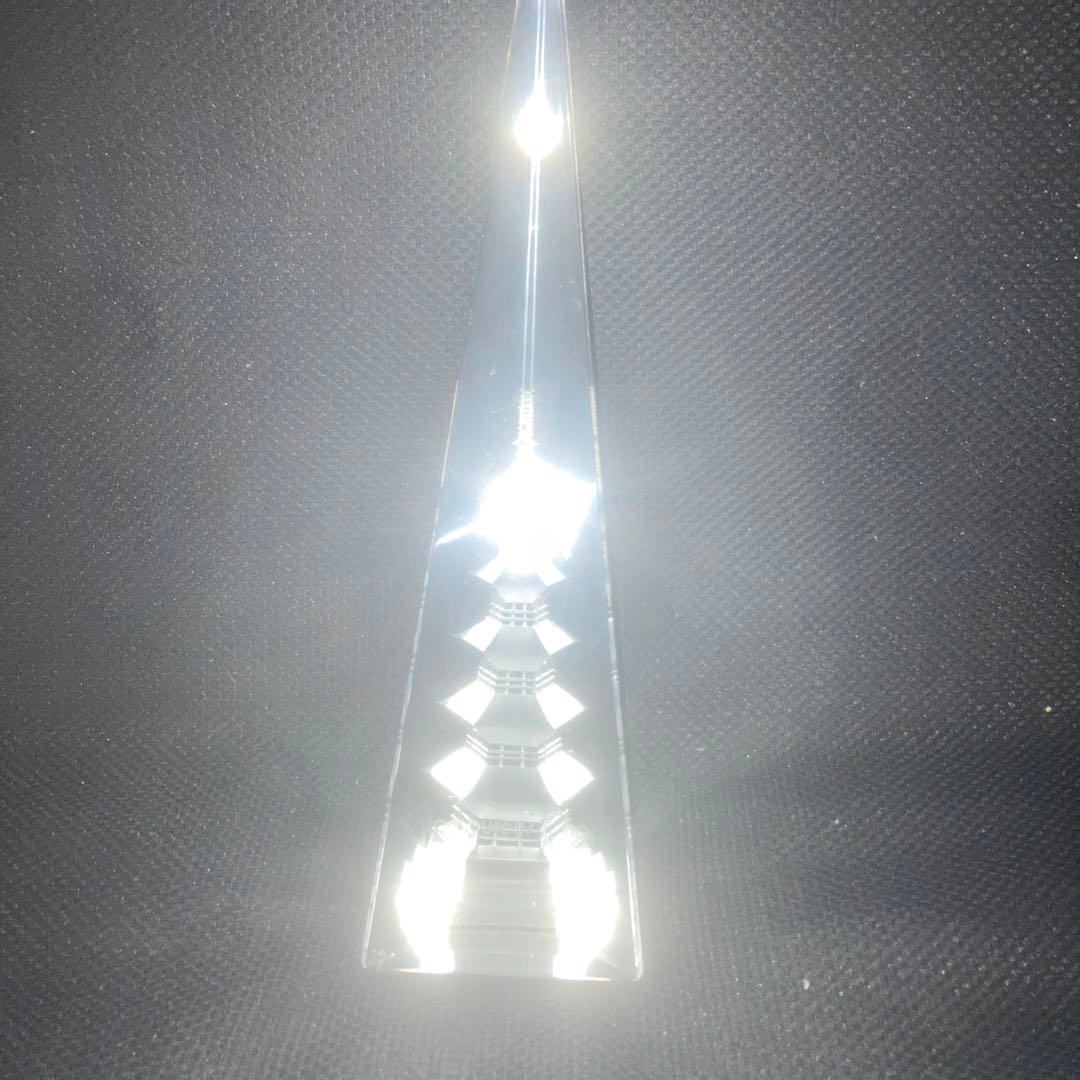 五重塔を彫ったガラス工芸品