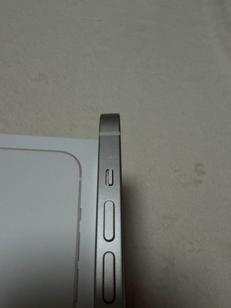 Apple iPhone 13 ホワイト 66% 初期化済み