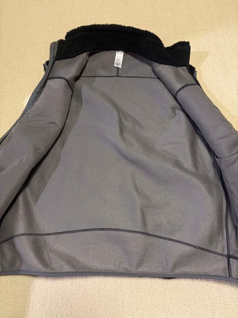 Patagonia フリースベストレトロX ボアXL 黒/グレー