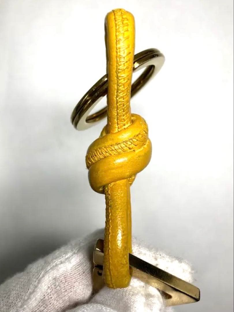 ボッテガヴェネタ レザー ゴールド金具 トライアングル キーホルダー チャーム