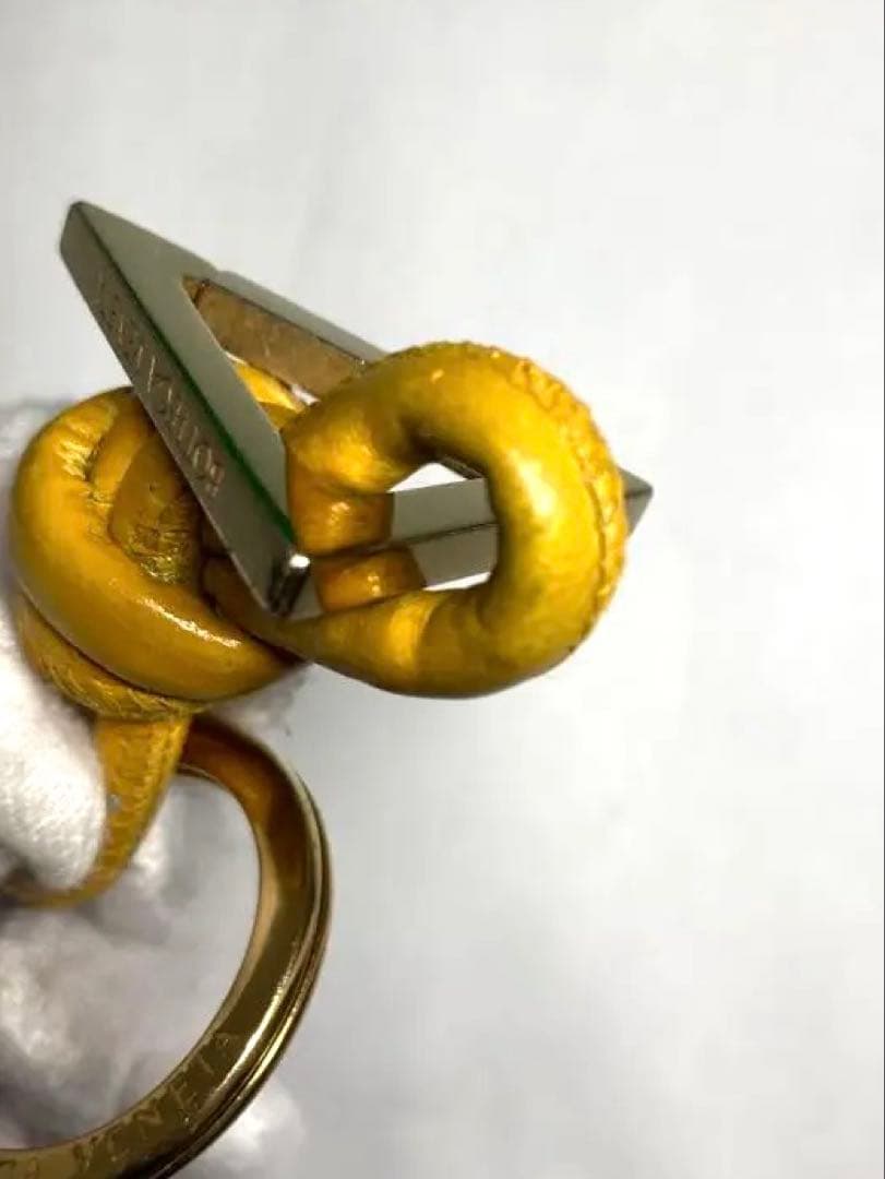 ボッテガヴェネタ レザー ゴールド金具 トライアングル キーホルダー チャーム