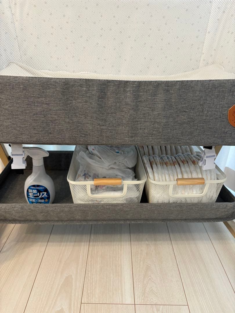 HZDMJ ベビーベッド + IKEAケアマット(シーツ付き)