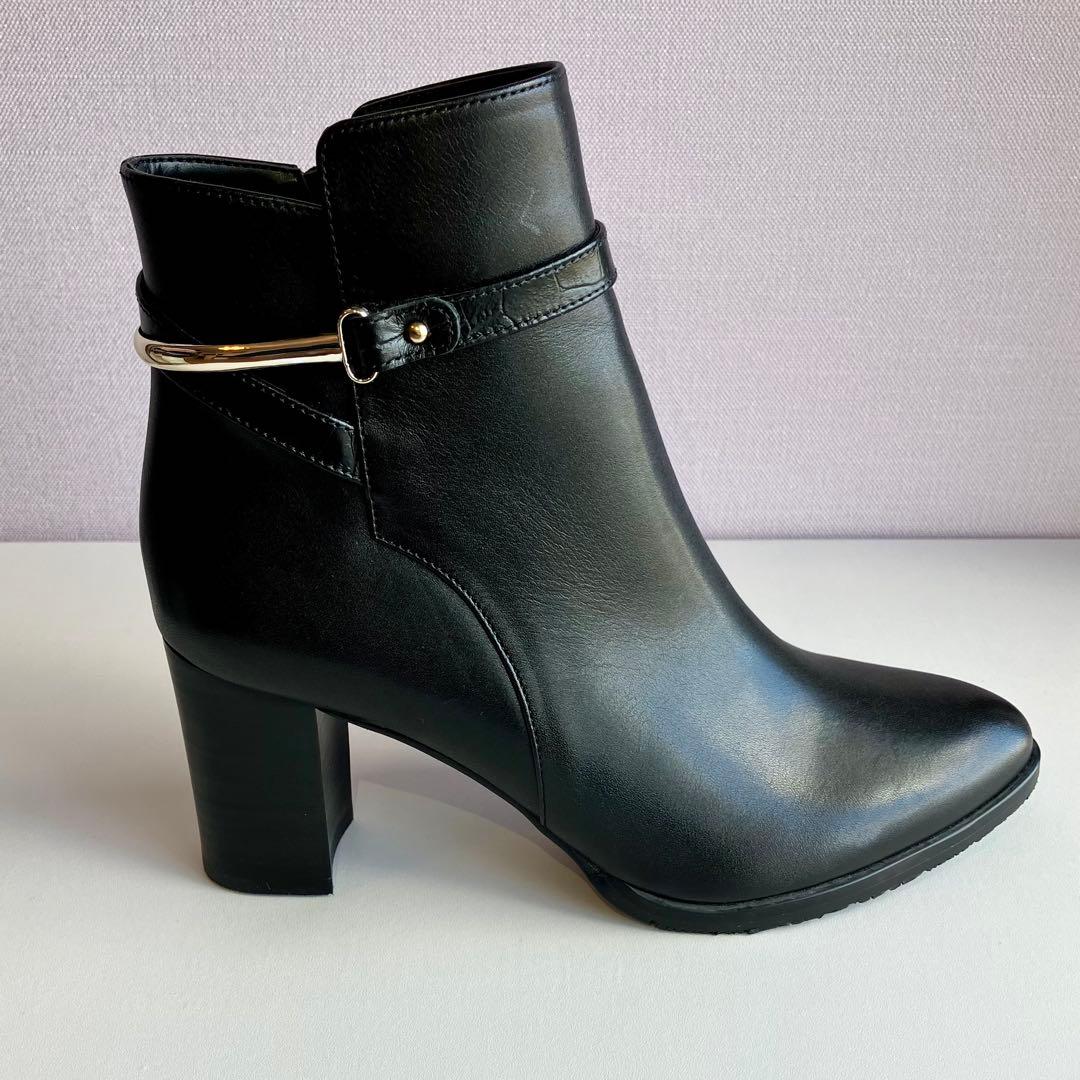 新品未使用DIANA ダイアナ ショートブーツ ブラック 23.5 サイドジップ