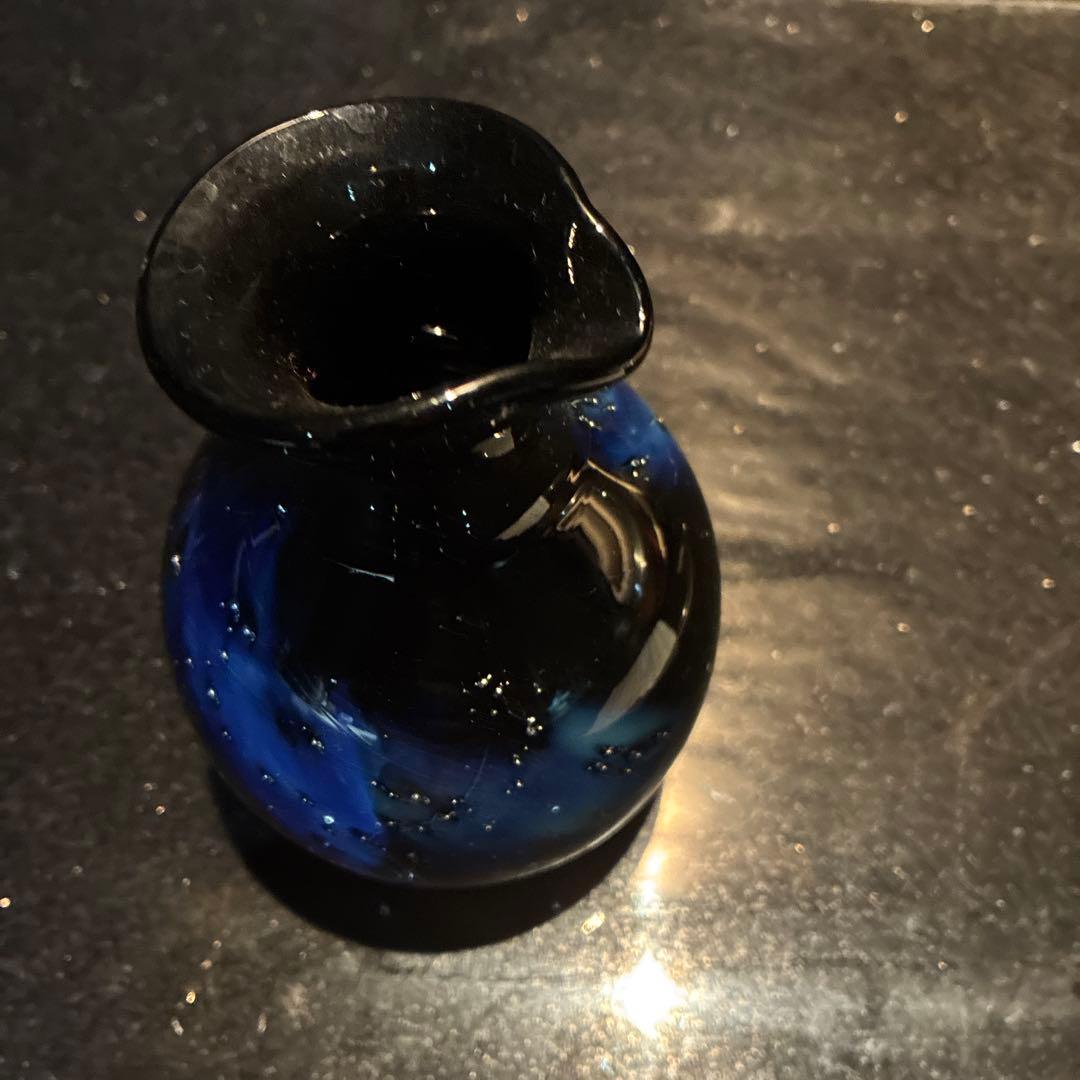 琉球ガラス、冷酒用とっくりとおちょこ。