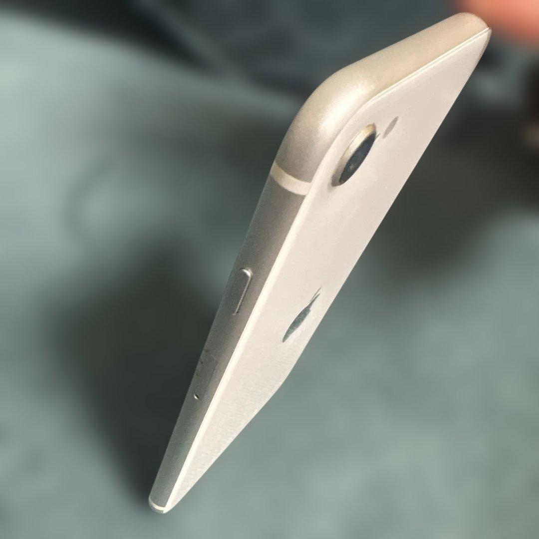 Apple iPhoneSE第二世代　【起動確認済み】ホワイト 本体