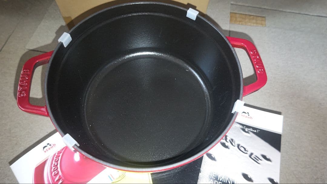 トウブ　ピコ ココット　ラウンド　24㎝　チェリーレッド　40509-