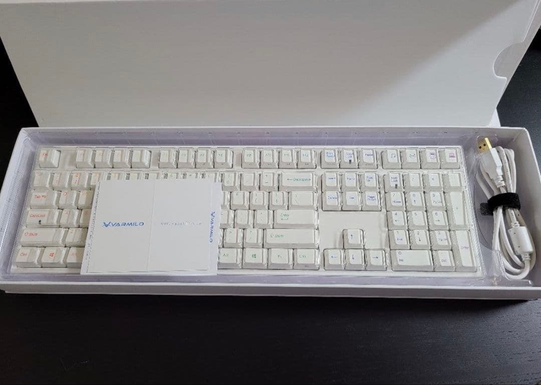 Varmilo VA108M レインボーホワイト US配列 銀軸