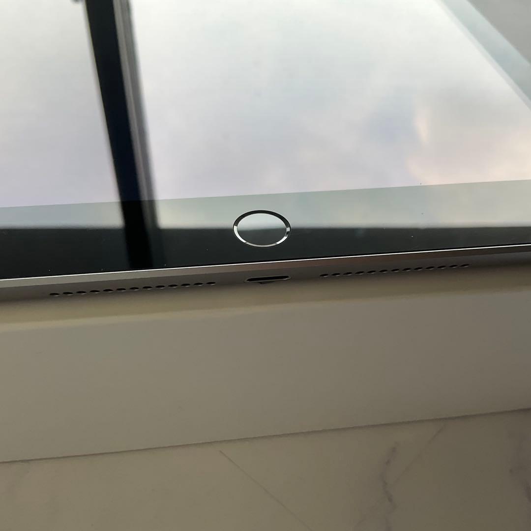 【美品】Apple iPad 第5世代 Wi-Fi Cellular 32GB