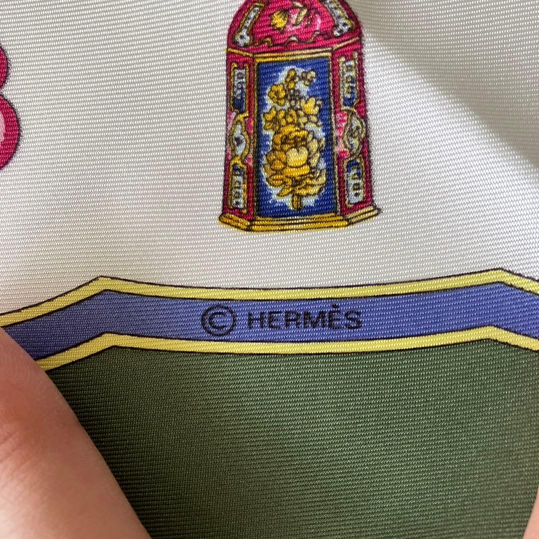 HERMES　エルメス　ハンカチーフ　プチカレ　シルク　香水瓶柄　4809