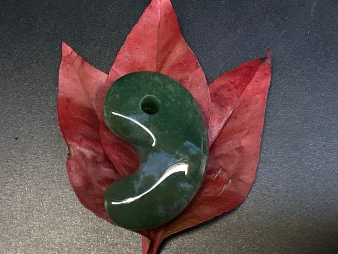 ✳驚きの透かし‼️花仙山*出雲【碧玉】　皆無の逸品‼️ 本物をコレクション御守りに‼️