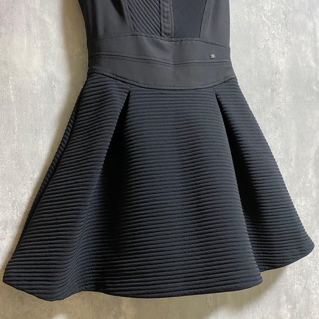 美品 エリザベッタフランキ ミニ丈 ノースリーブ ワンピース Aライン フレア