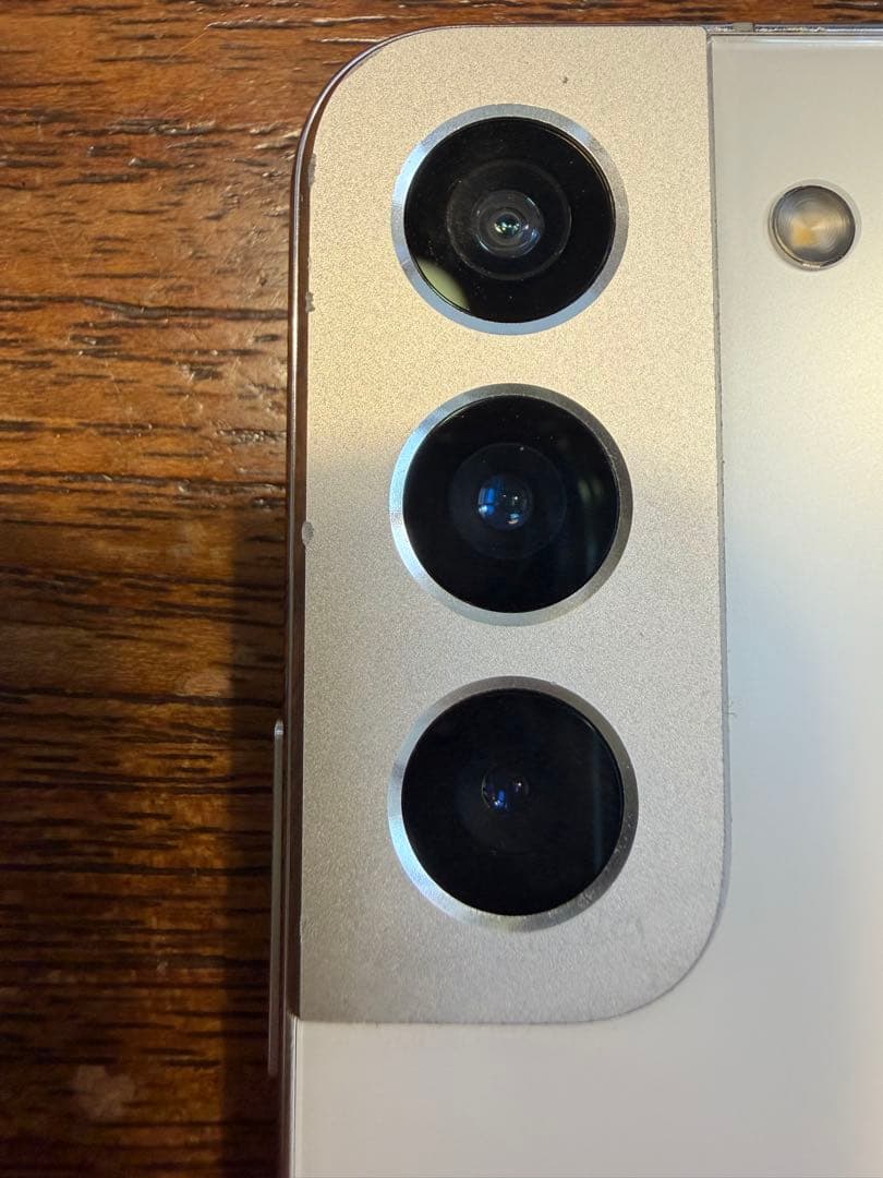 Samsung Galaxy S22 ホワイト 本体