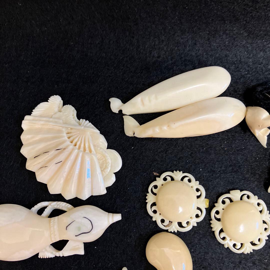 玉・クジラ・貝殻デザインのパーツ20点セット(ジャンク品もあり)