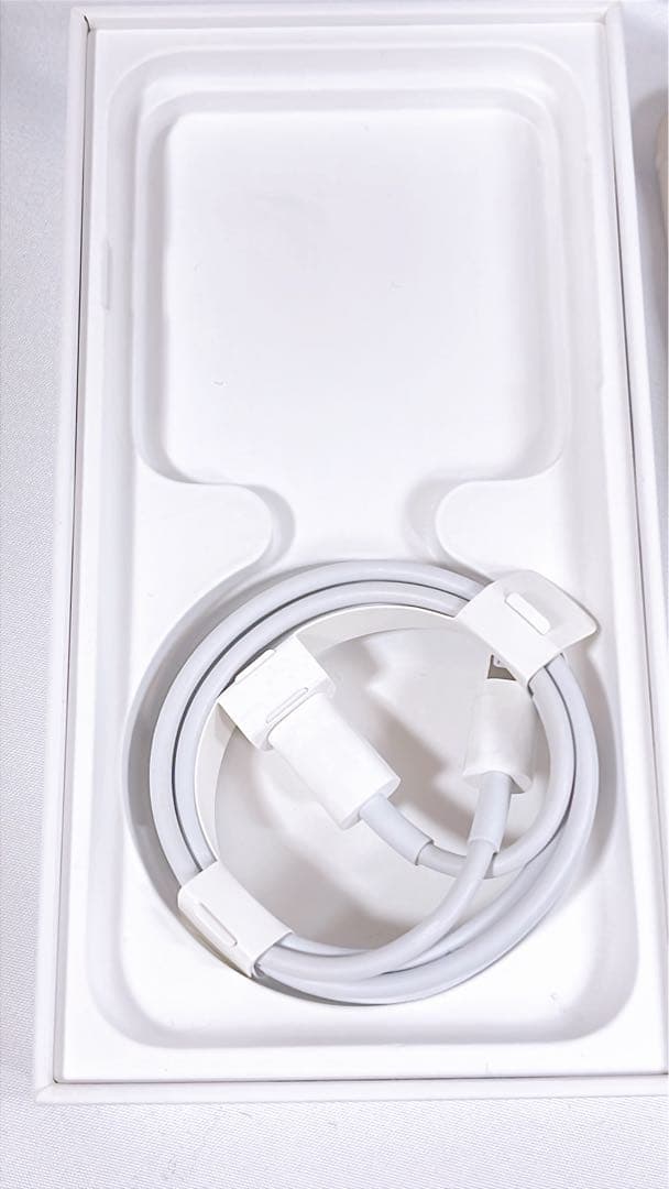 iPhone SE 第3世代 64GB スターライト 未使用充電ケーブル付き