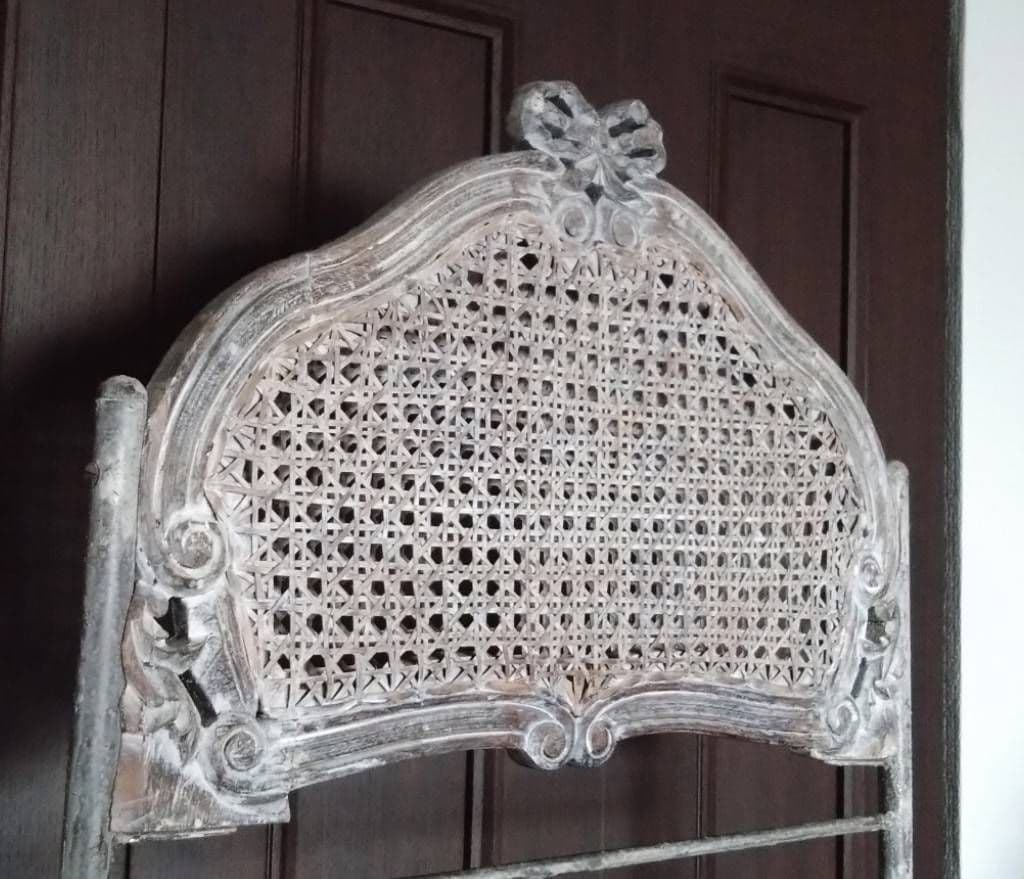 サラグレースのアンティークハンガーラック