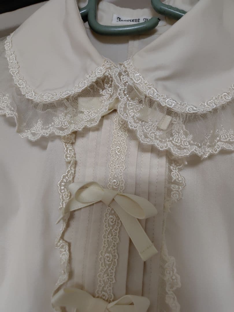 d*7様 イノセントワールド　レースフリル　タックブラウス