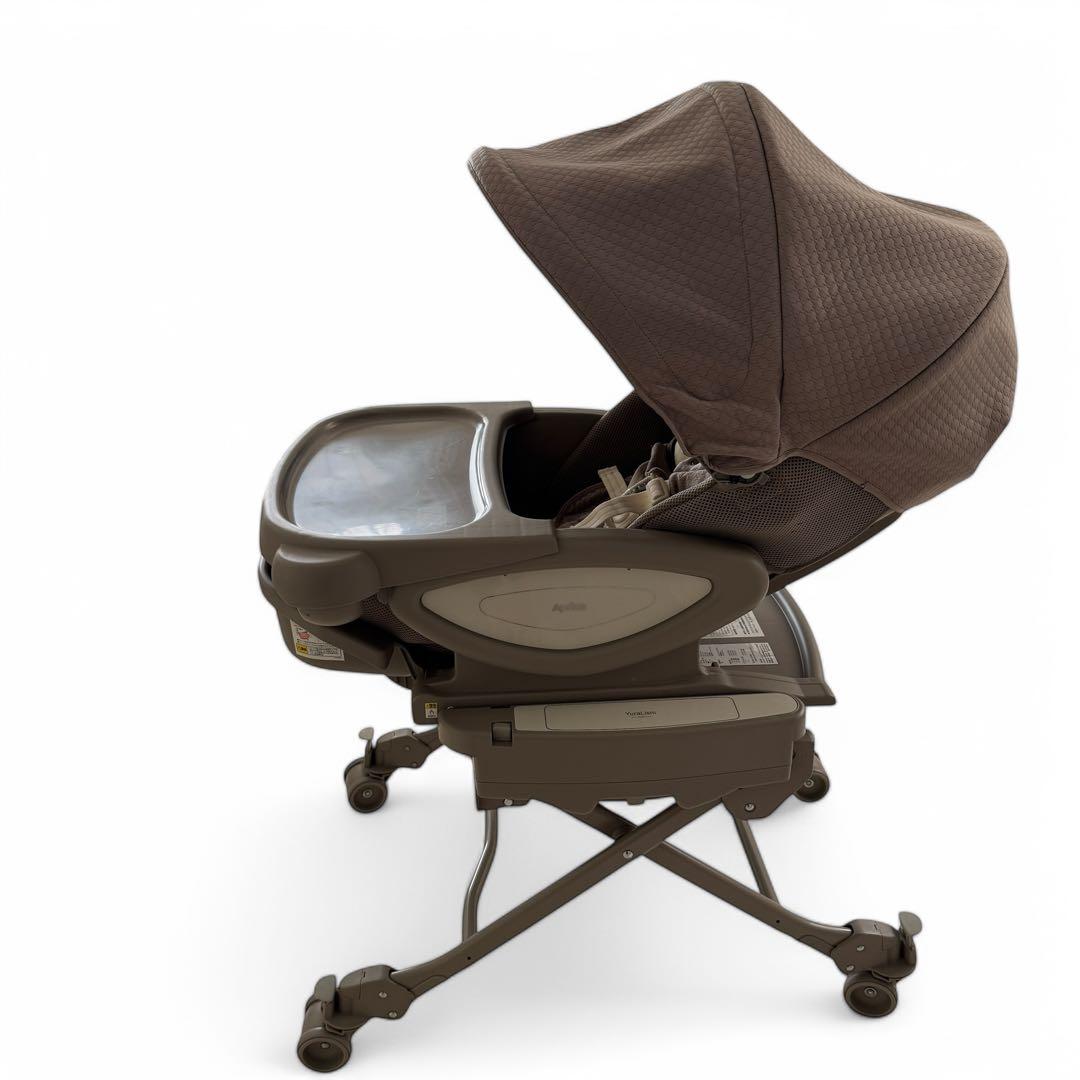 アップリカ　ユラリズム　オート　プレミアム　ムーンロック+クッション