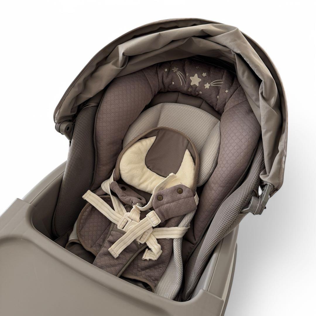 アップリカ　ユラリズム　オート　プレミアム　ムーンロック+クッション