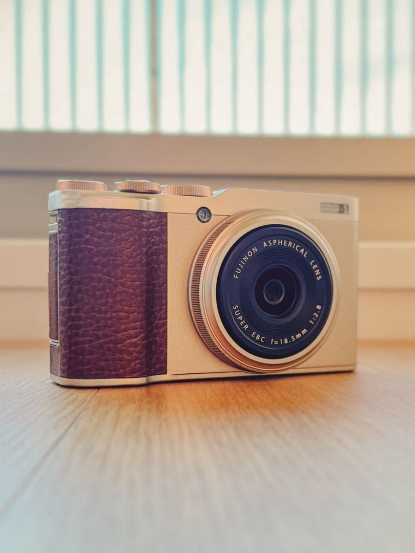 Fujifilm XF10 シャンパンゴールド 本体のみ