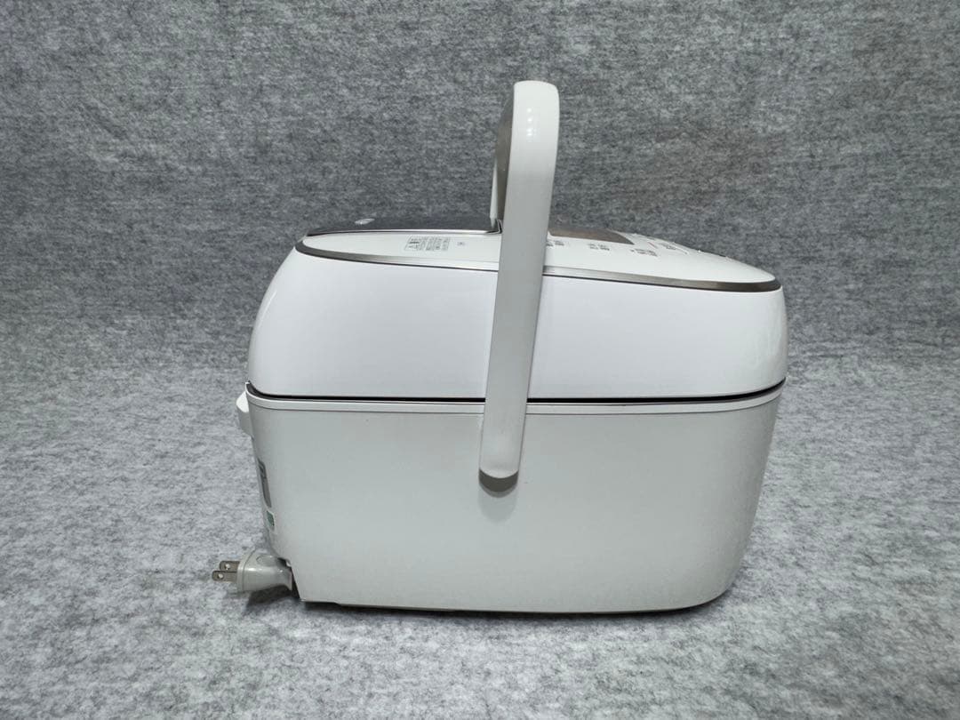 (極美品) パナソニック 炊飯器 圧力IH式 SR-PW108-W
