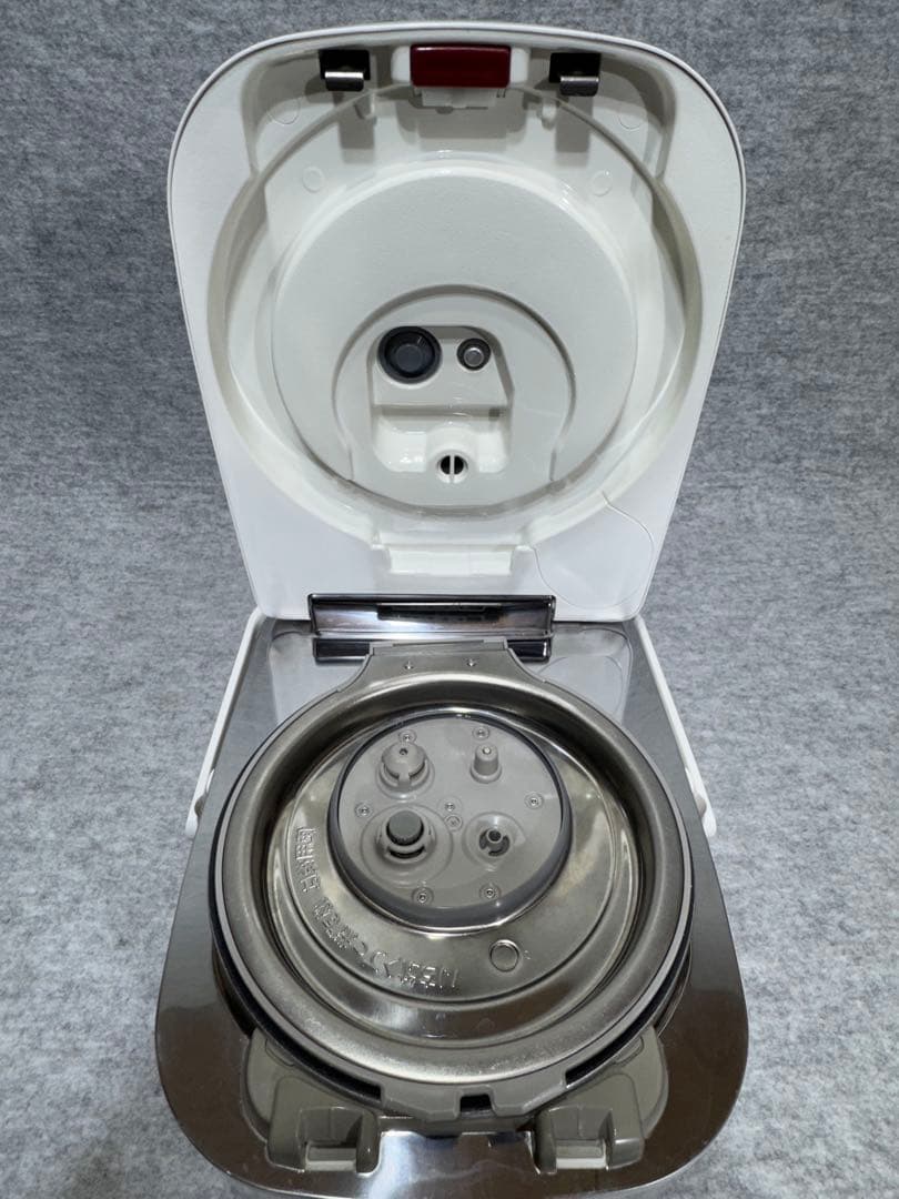 (極美品) パナソニック 炊飯器 圧力IH式 SR-PW108-W