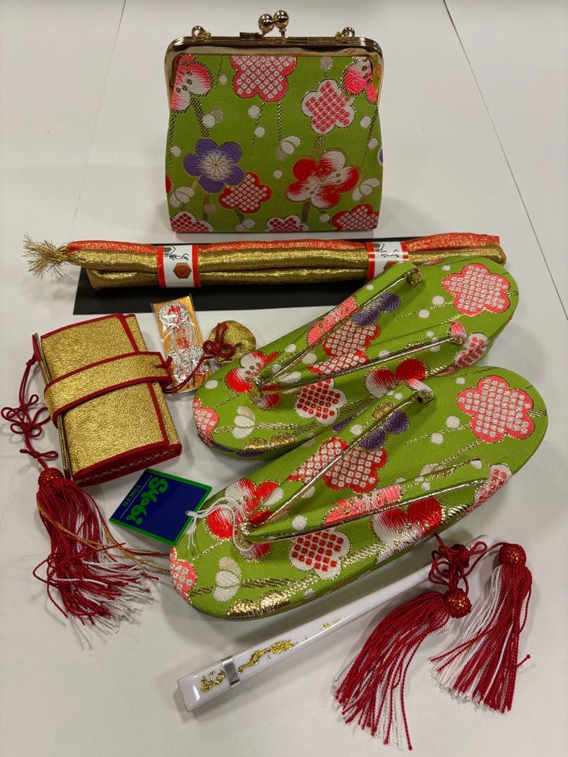 七五三　新品　結び帯セット　黄緑　梅　鹿子柄　カラフル装飾　日本製