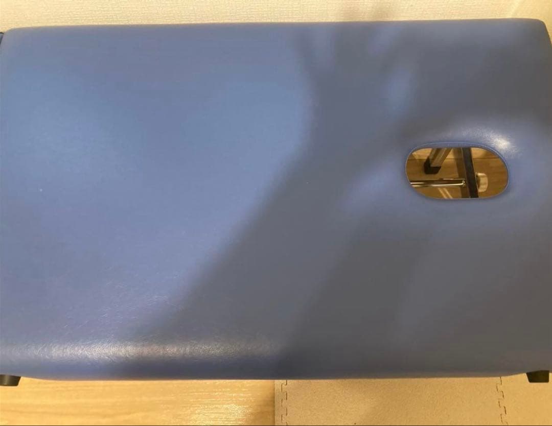 【専用】高田製作所（有孔）ベッド ブルー 青 穴付きマッサージテーブル 折り畳み