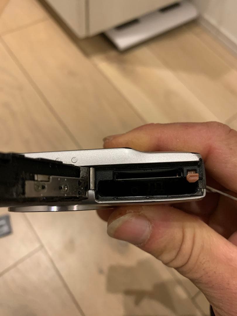 Canon IXY180 PC2275 シルバー デジタルカメラ