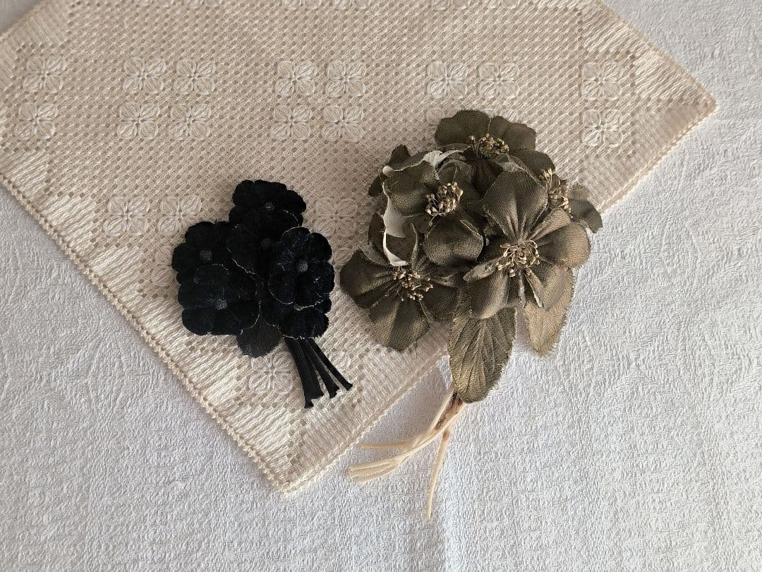 * vintage flower ❀ * シックな布花の コサージュ