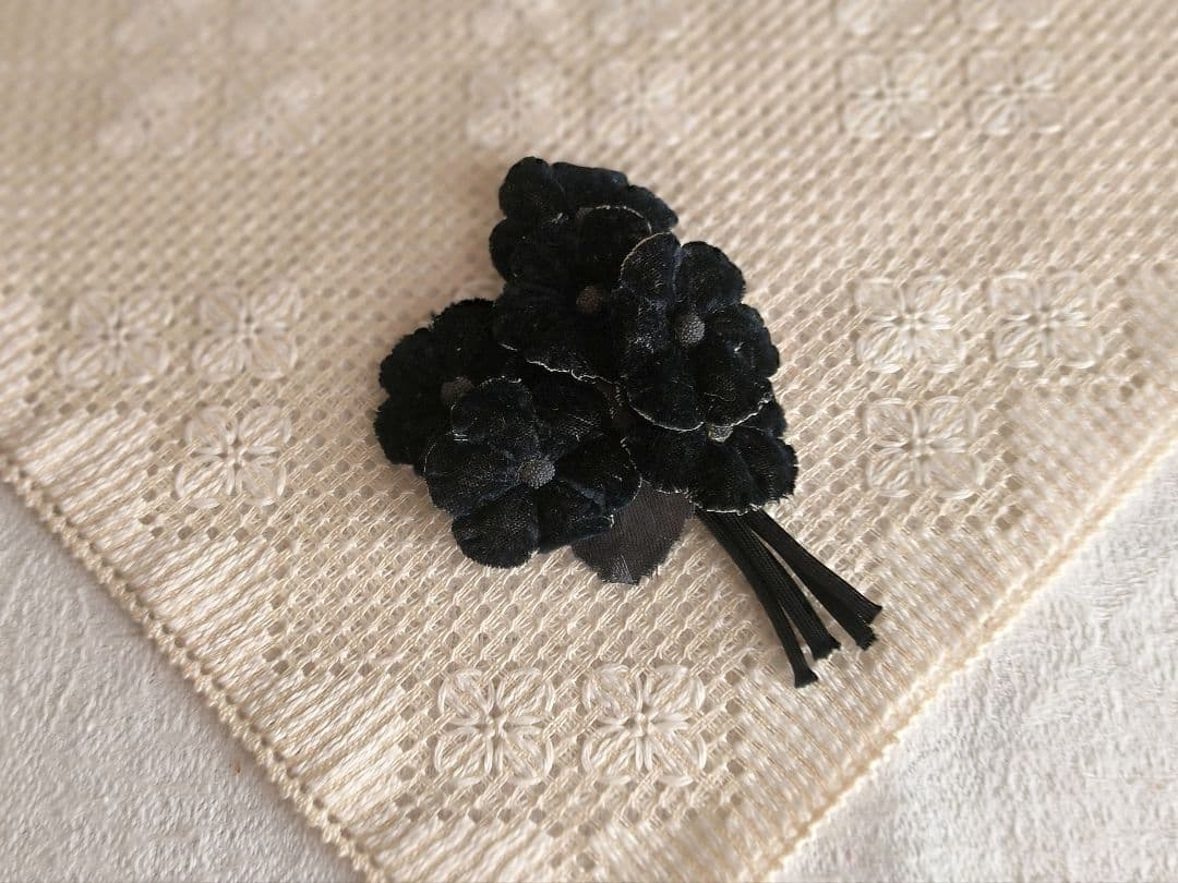 * vintage flower ❀ * シックな布花の コサージュ