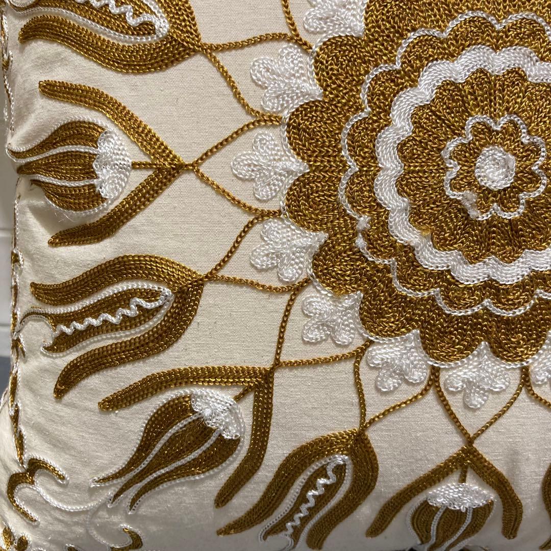 SALE！【新品未使用】トルコ製シルクスザニ刺繍クッションカバー大