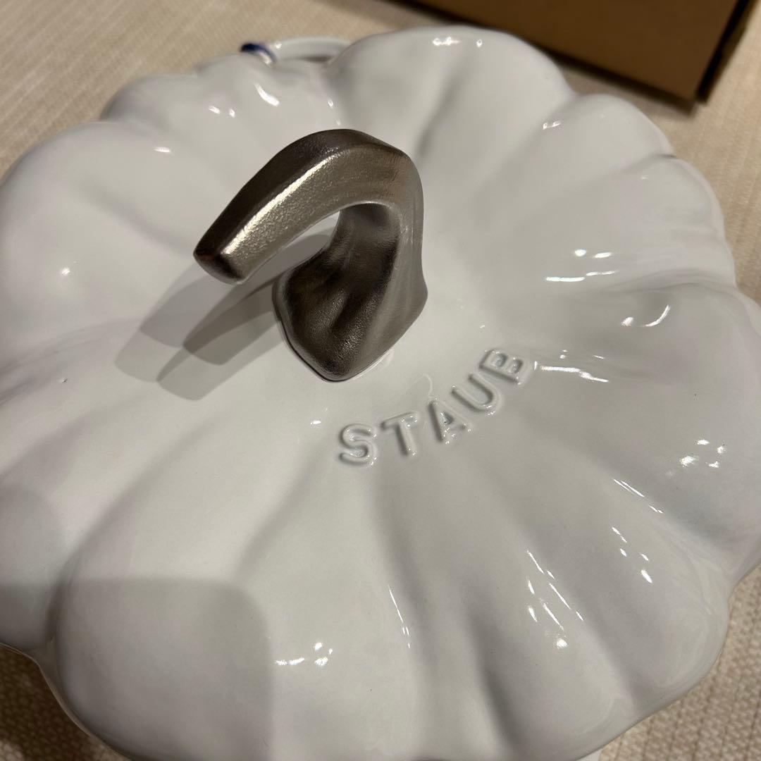 ストウブ パンプキン 24cm ホワイト　STAUB パンプキンココット