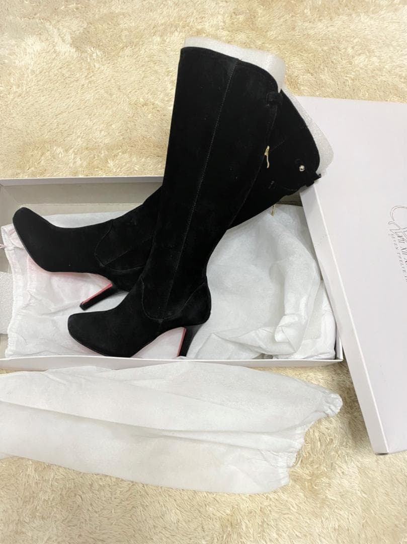 ◆最終価格　未使用　VSEVEN　インストーム入り美脚ロングブーツ　２３ｃｍ　黒