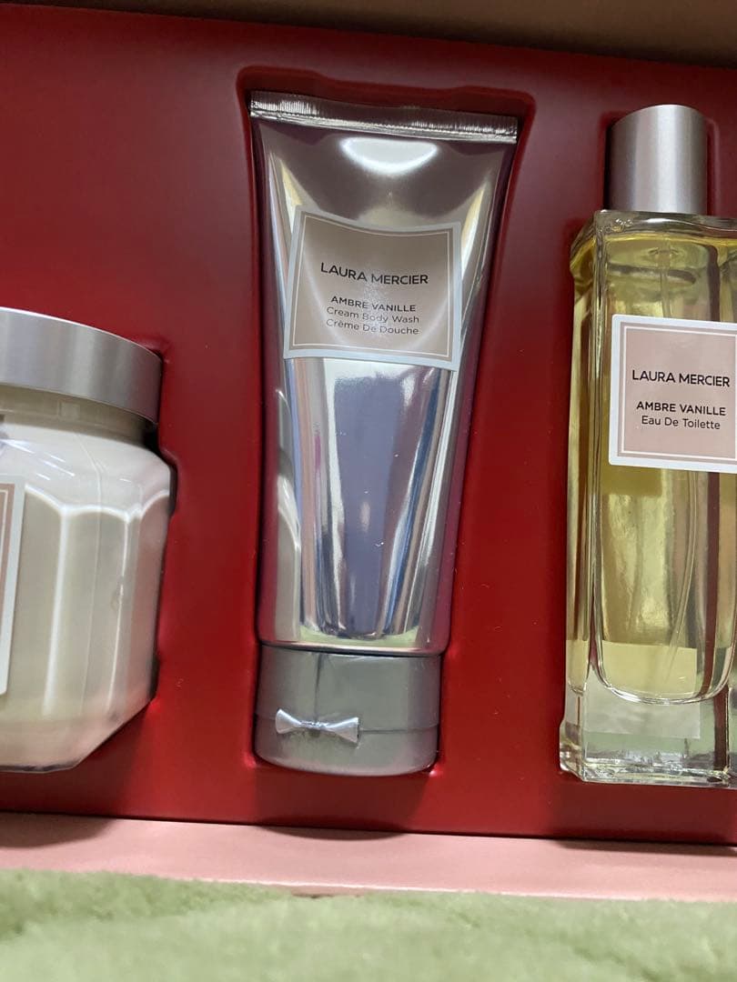 ローラメルシエ リュクス インダルジェンス アンバーバニラ ボディ トリプレット