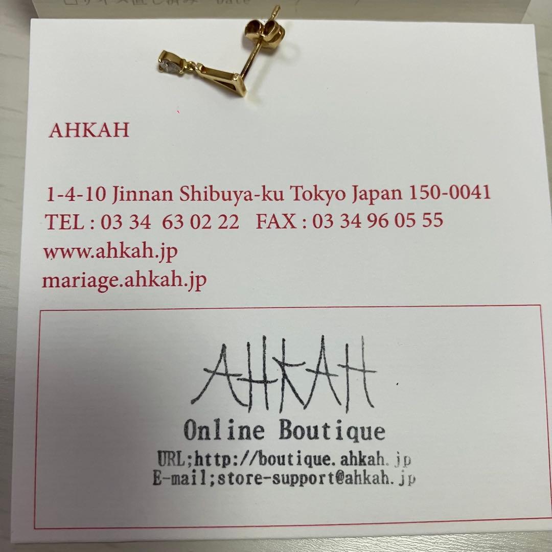 AHKAH K18 シークレットコードV ピアス(片耳用) 一粒ダイヤモンド