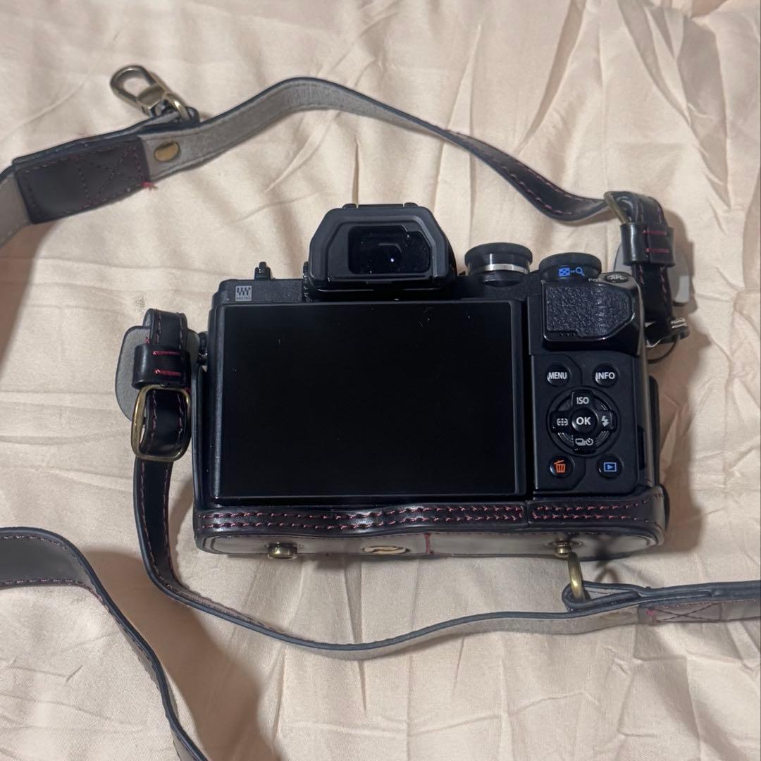 【若干欠陥あり】OLYMPUS OM-D E-M10III【美品】