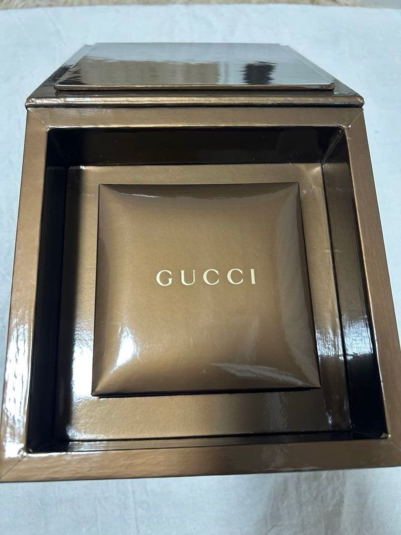 【お値下げ中美品】GUCCI チャーム付きチェーンブレスレットレディース腕時計