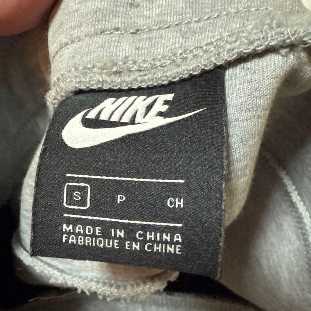 Nike テックフリース　Sサイズ