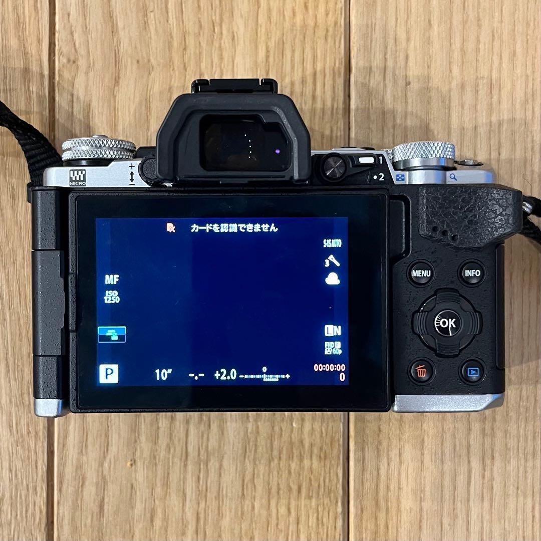 OM-D E-M5 mark Ⅱ レンズキット 14-150mm ミラーレス