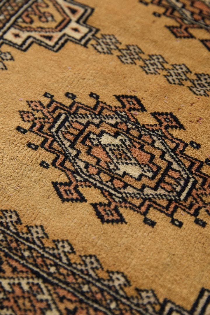 ヴィンテージラグ　トライバルラグ　パキスタン産（93×60cm）アース　黃　茶