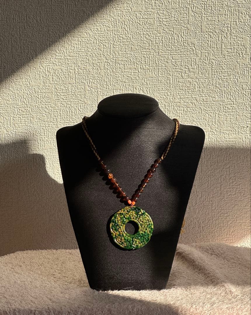 翡翠　花青種(黄＋緑)　ビンテージ　お花　玉璧　別格　【A貨　未処理】