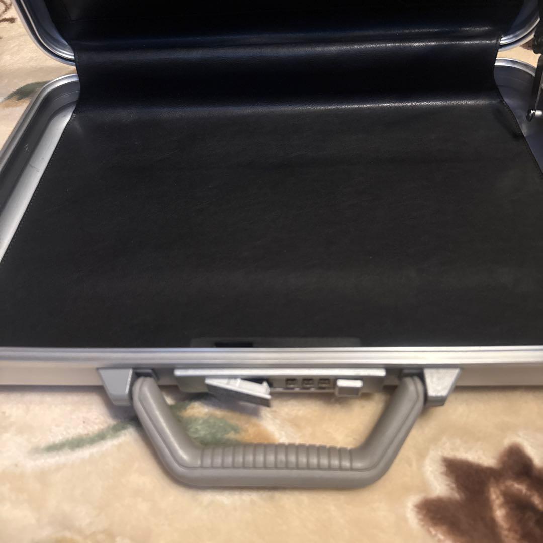 ゼロハリバートン ZERO HALLIBURTON アタッシュケース