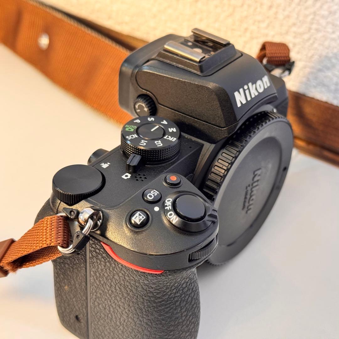 NikonZ50 ボディ バッテリー4つ付き　美品