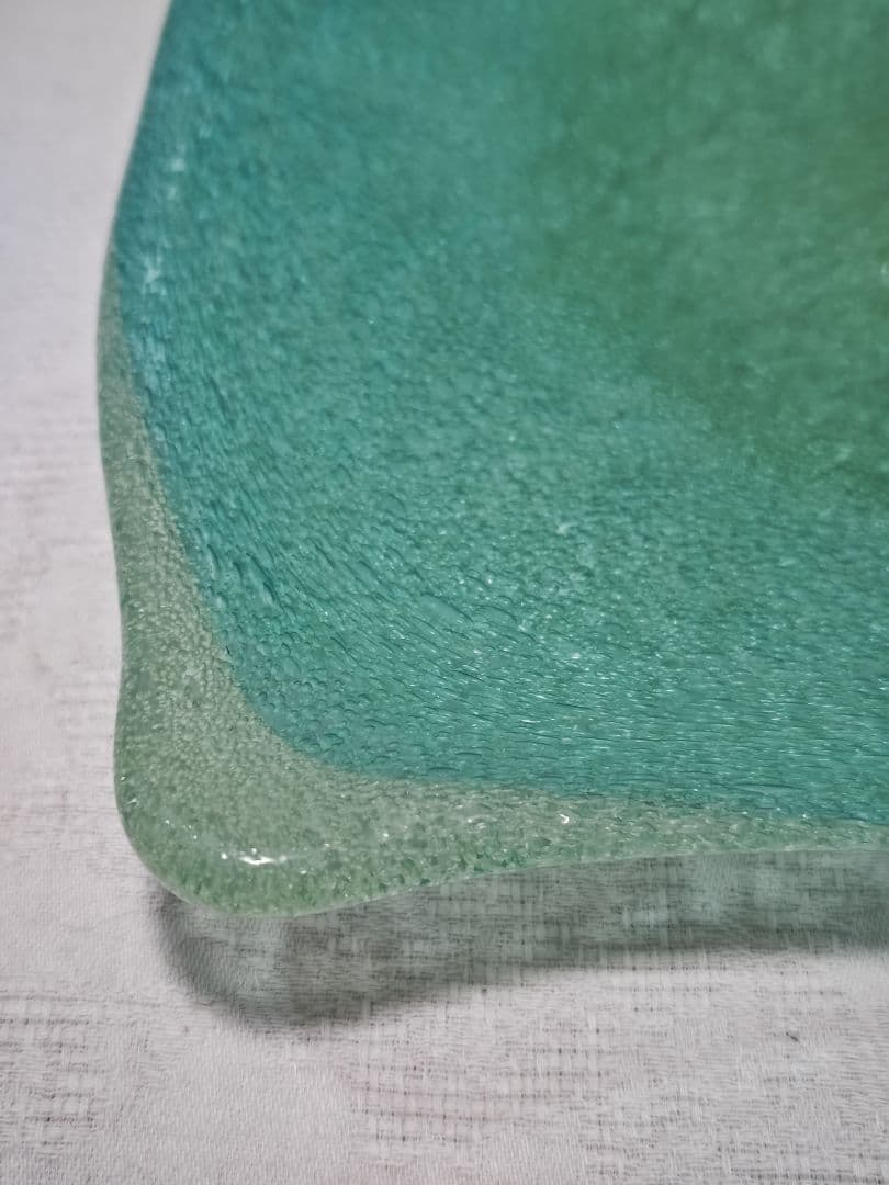 稲嶺盛吉　吹き泡ガラス　変型鉢皿　ほぼ新品　刻印有