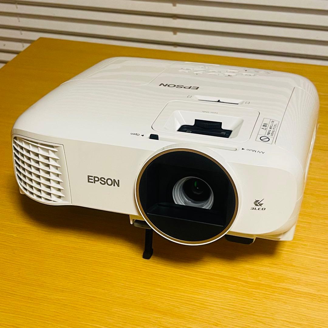 【いっけいちゃん】EPSON ホームプロジェクター EH-TW5650