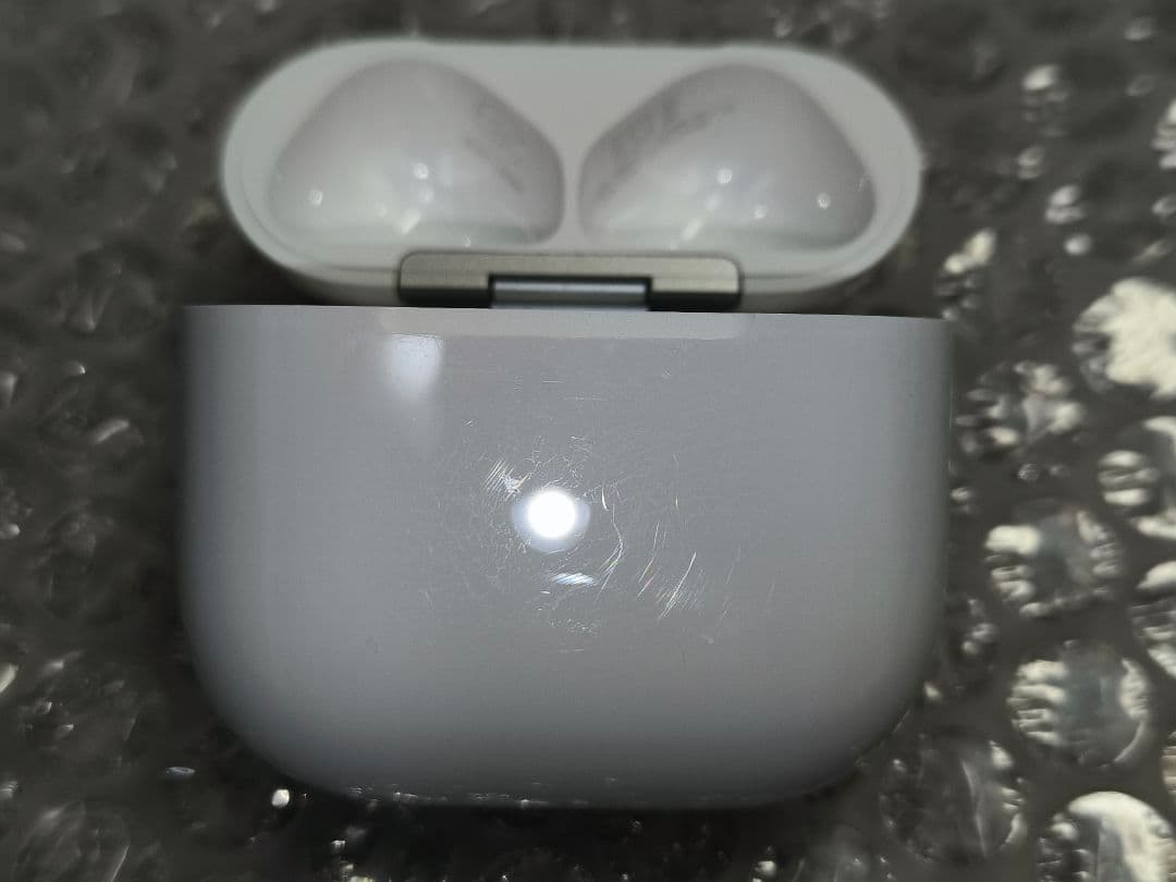 Apple AirPods4 ノイキャン搭載 ★中古品